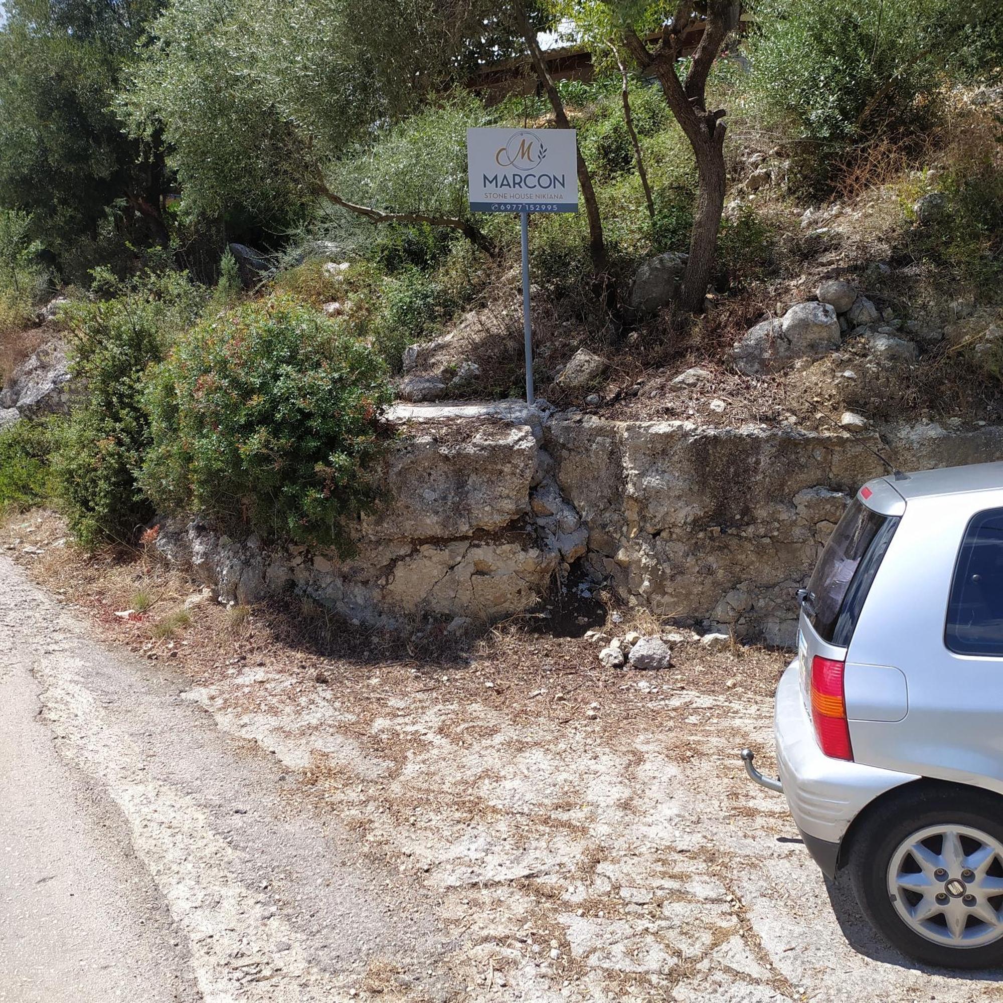 Marcon Stone House Nikiana Villa Bagian luar foto