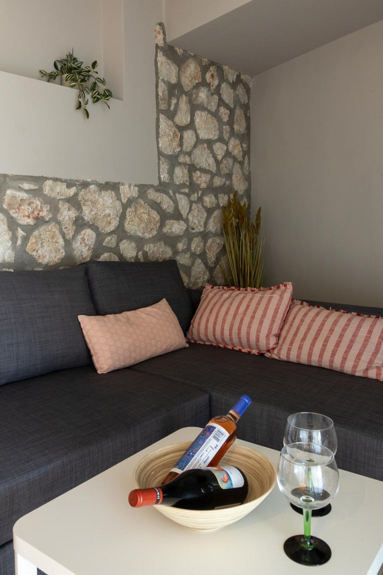 Marcon Stone House Nikiana Villa Bagian luar foto