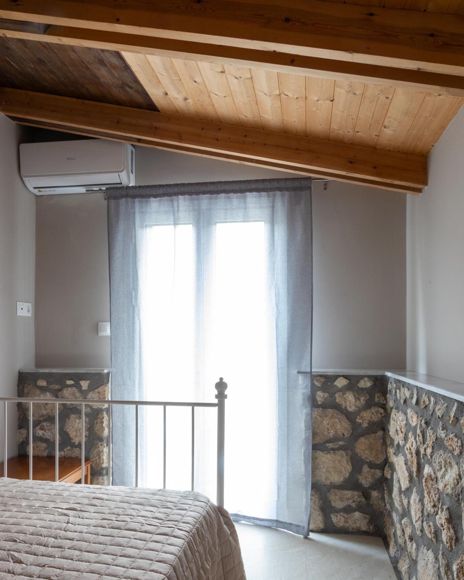 Marcon Stone House Nikiana Villa Bagian luar foto