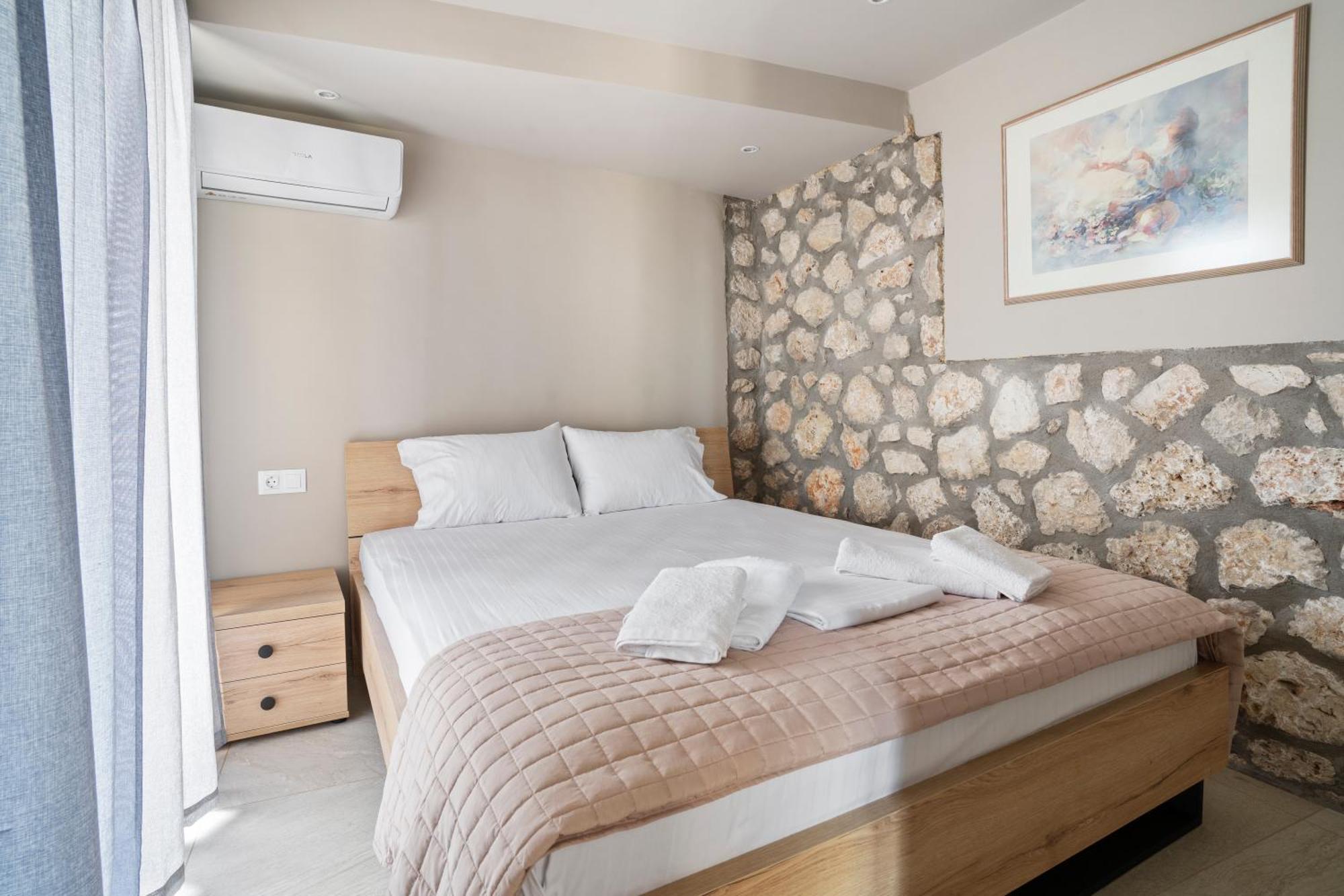 Marcon Stone House Nikiana Villa Bagian luar foto